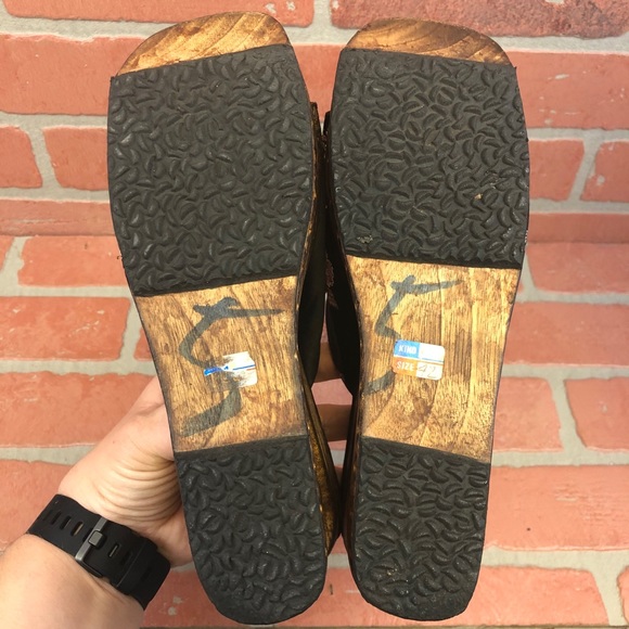 Vintage Carved Wedge Platforms - Picture 7 of 7